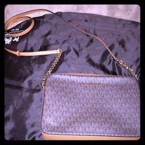 Michael kors crossbody